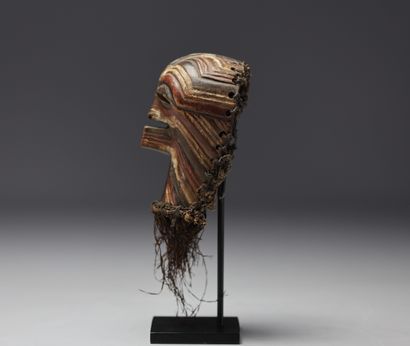 Afrique RDC - Masque miniature Songye Kifwebe.
Poids:...