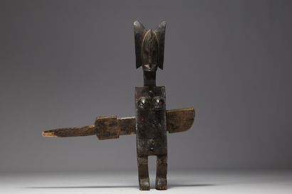 Mali - Serrure Dogon en bois sculpté.
Poids:...