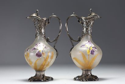 Victor SAGLIER (1840-1890) Paire d'aiguières...