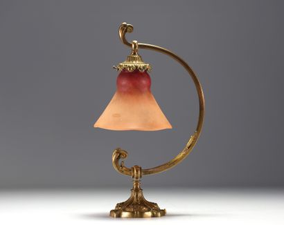DAUM Nancy - Lampe tulipe en verre marmoréen,...