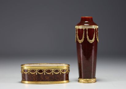 Sèvres - Ensemble de quatre vases et d'une...