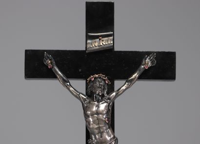 Christ en Croix en argent massif, couronne...