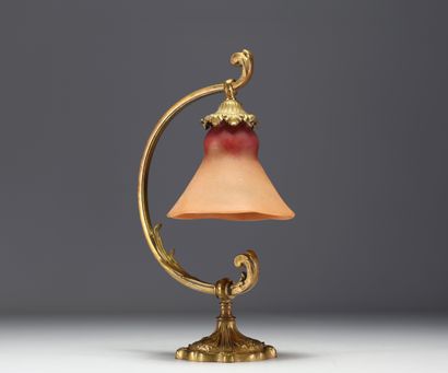 DAUM Nancy - Lampe tulipe en verre marmoréen,...