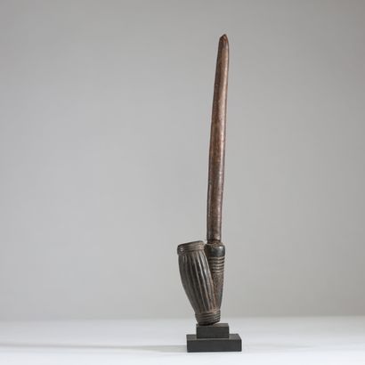 Cameroun - Bamum - Pipe en terre cuite à...