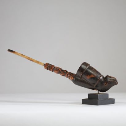 Cameroun - Bamiléké - Pipe en terre cuite,...