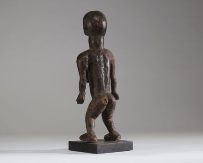 Statuette féminine Bamileke, Cameroun. Très...