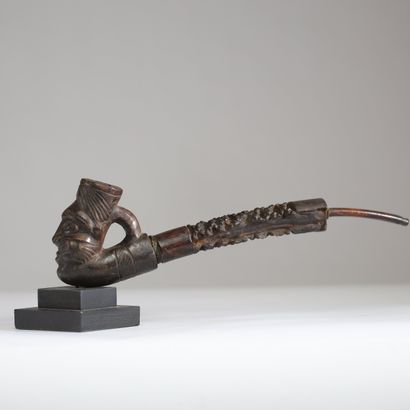 Cameroun - Bamum - Pipe en terre cuite, bois...