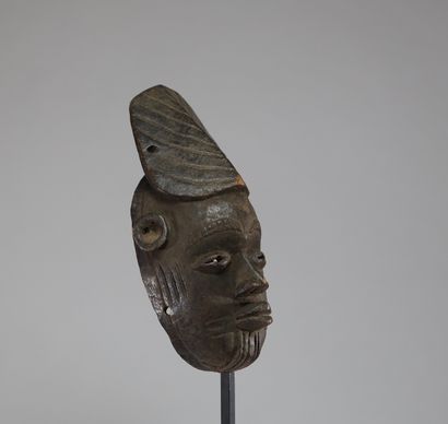 Masque ivoirien à influence Yoruba. 
Bois...