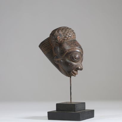Cameroun - Bamum - Fourneau en terre cuite...