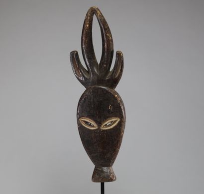 Masque ekuk Kwele (Gabon), bois léger à patine...