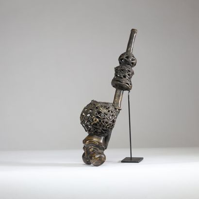 Cameroun - Bamum - Grande pipe en bronze...