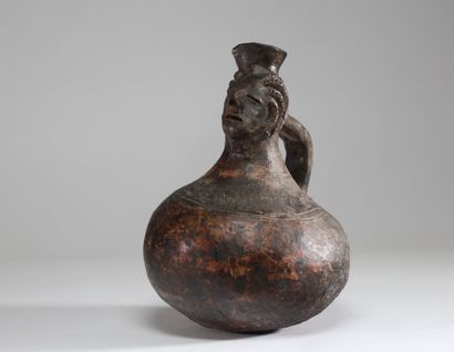 Importante poterie anthropomorphe Mangbetu,...