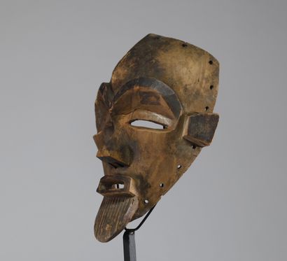 Masque ancien du Congo (RDC), sculpté dans...