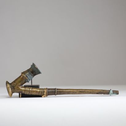 Cameroun - Bamum - Pipe en laiton vers 1900
Etat...