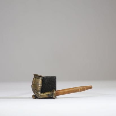 Cameroun - Bamum - Pipe en bois et bronze
Etat...