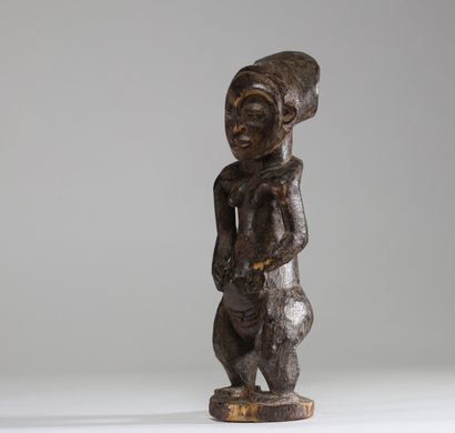 Statue féminine, Congo RDC, vers 1900-1940....