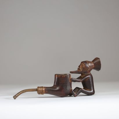 Congo - Téké - Pipe en bois et bronze décorée...