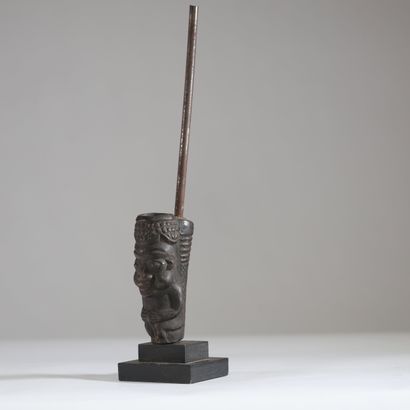 Cameroun - Bamum - Pipe en terre cuite et...