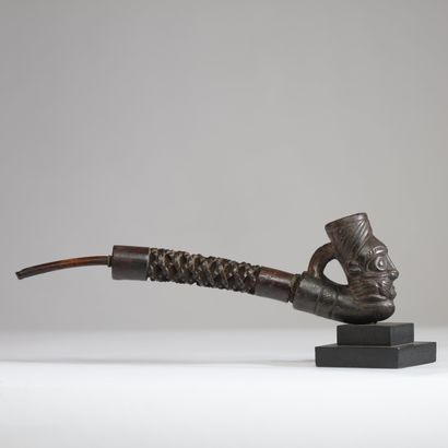 Cameroun - Bamum - Pipe en terre cuite, bois...