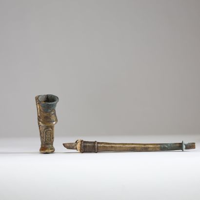 Cameroun - Bamum - Pipe en laiton vers 1900
Etat...