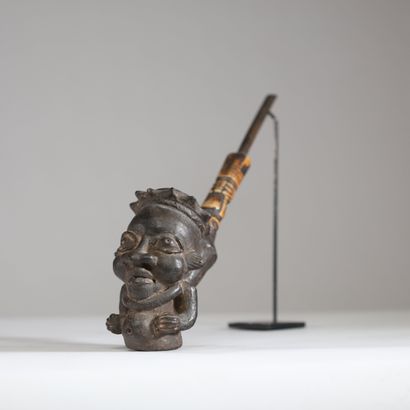 Cameroun - Bamum - Pipe en terre cuite et...