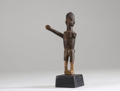 Statuette Lobi, Burkina Faso.
Figure masculine...