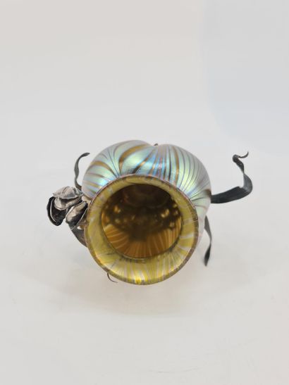 Johann LOETZ. (1880-1940). Vase en verre...