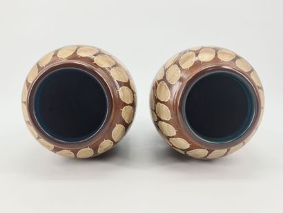 Charles CATTEAU (1880-1966). Paire de vases...