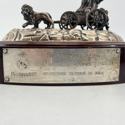 Trophée de la coupe de basket du Real Madrid....