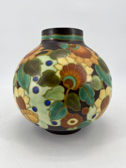 Charles CATTEAU (1880-1966). Vase Boch Keramis...