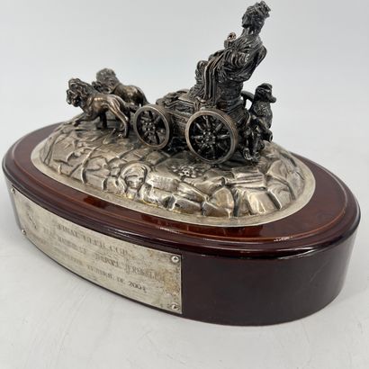 Trophée de la coupe de basket du Real Madrid....
