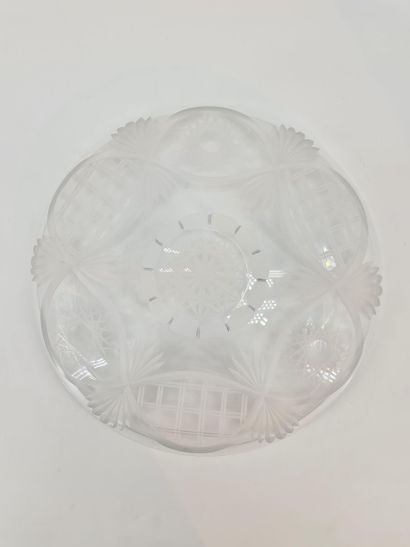 Important plat creux en cristal du Val Saint...
