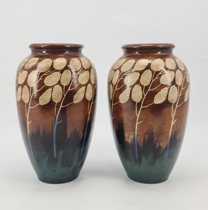 Charles CATTEAU (1880-1966). Paire de vases...