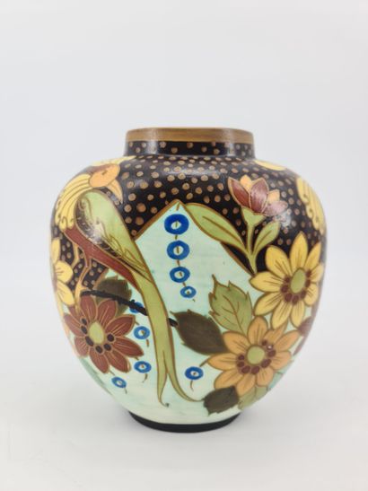 Charles CATTEAU (1880-1966). Vase Boch Keramis...