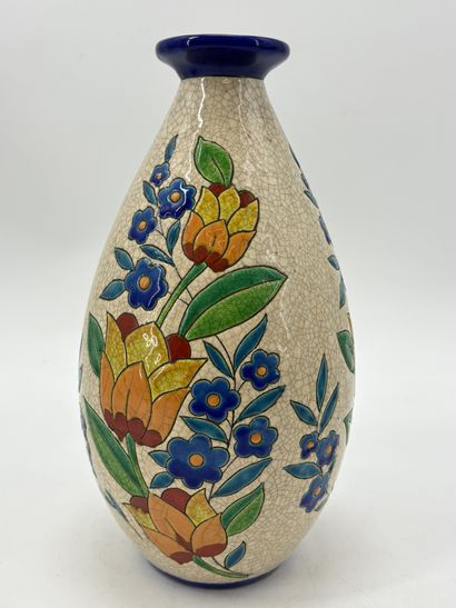 Vase Boch Keramis art déco à décor de fleurs...