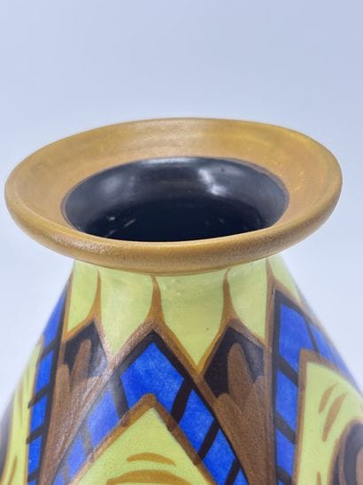 Charles CATTEAU (1880-1966). Vase Boch Keramis...