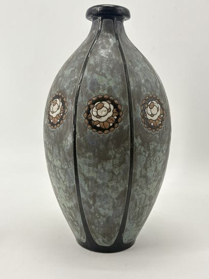 Charles CATTEAU (1880-1966). Vase Boch Keramis...
