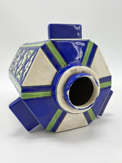 Charles CATTEAU (1880-1966). Vase Boch Keramis...
