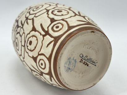 Charles CATTEAU (1880-1966). Vase Boch Keramis...