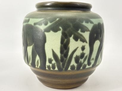 Charles CATTEAU (1880-1966). Rarissime vase...