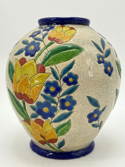 Vase Boch Keramis art déco à décor de fleurs...
