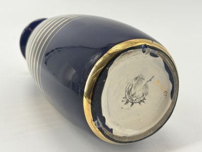 Charles CATTEAU (1880-1966). Vase Boch Keramis...