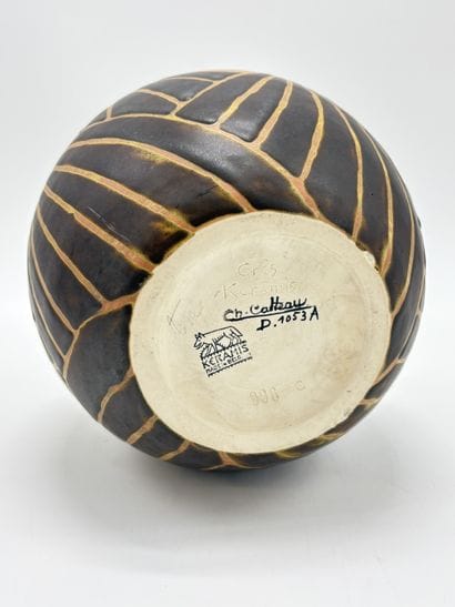Charles CATTEAU (1880-1966). Vase Boch Keramis...