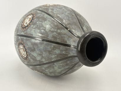 Charles CATTEAU (1880-1966). Vase Boch Keramis...