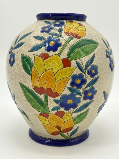 Vase Boch Keramis art déco à décor de fleurs...