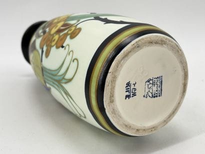 Charles CATTEAU (1880-1966). Vase Boch Keramis...