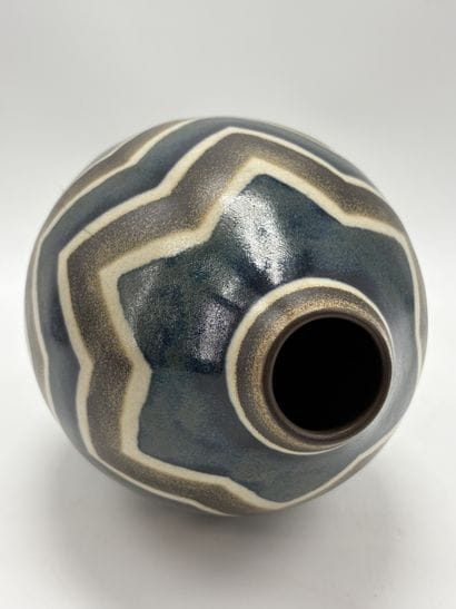 Charles CATTEAU (1880-1966). Vase Boch Keramis...