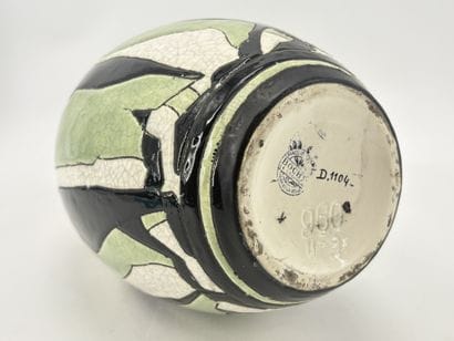 Charles CATTEAU (1880-1966). Vase Boch Keramis...