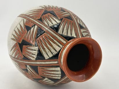 Charles CATTEAU (1880-1966). Vase Boch Keramis...