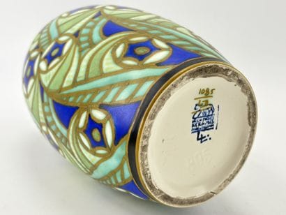 Charles CATTEAU (1880-1966). Vase Boch Keramis...